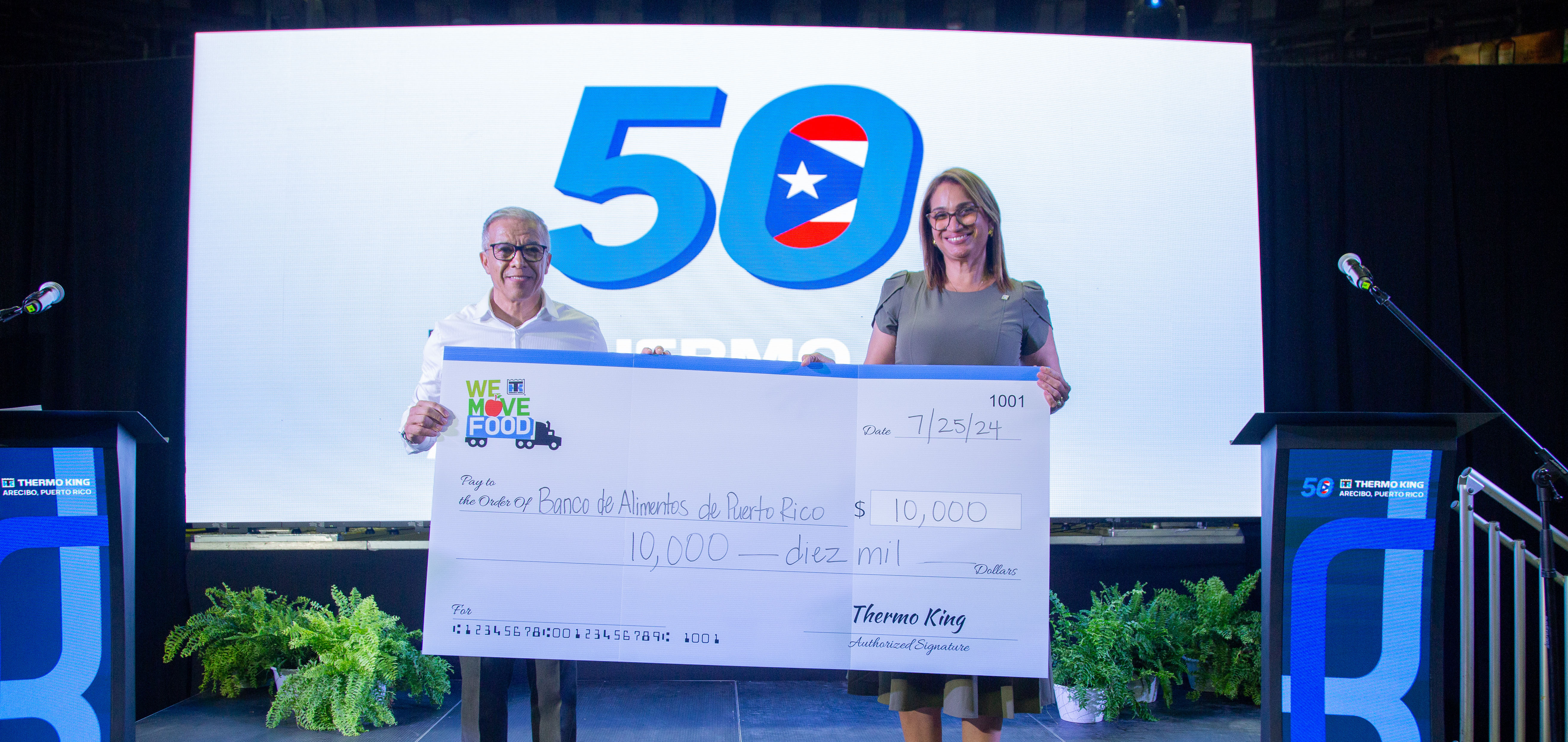 The Thermo King Arecibo facility marked its 50th anniversary with a $10,000 donation to The Food Bank of Puerto Rico